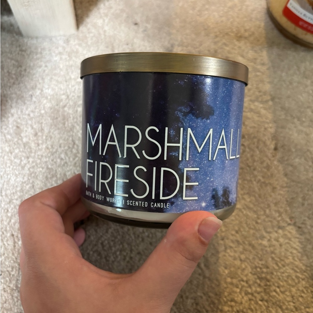 Bath & Body Works Marshmallow Fireside Candle - Blue